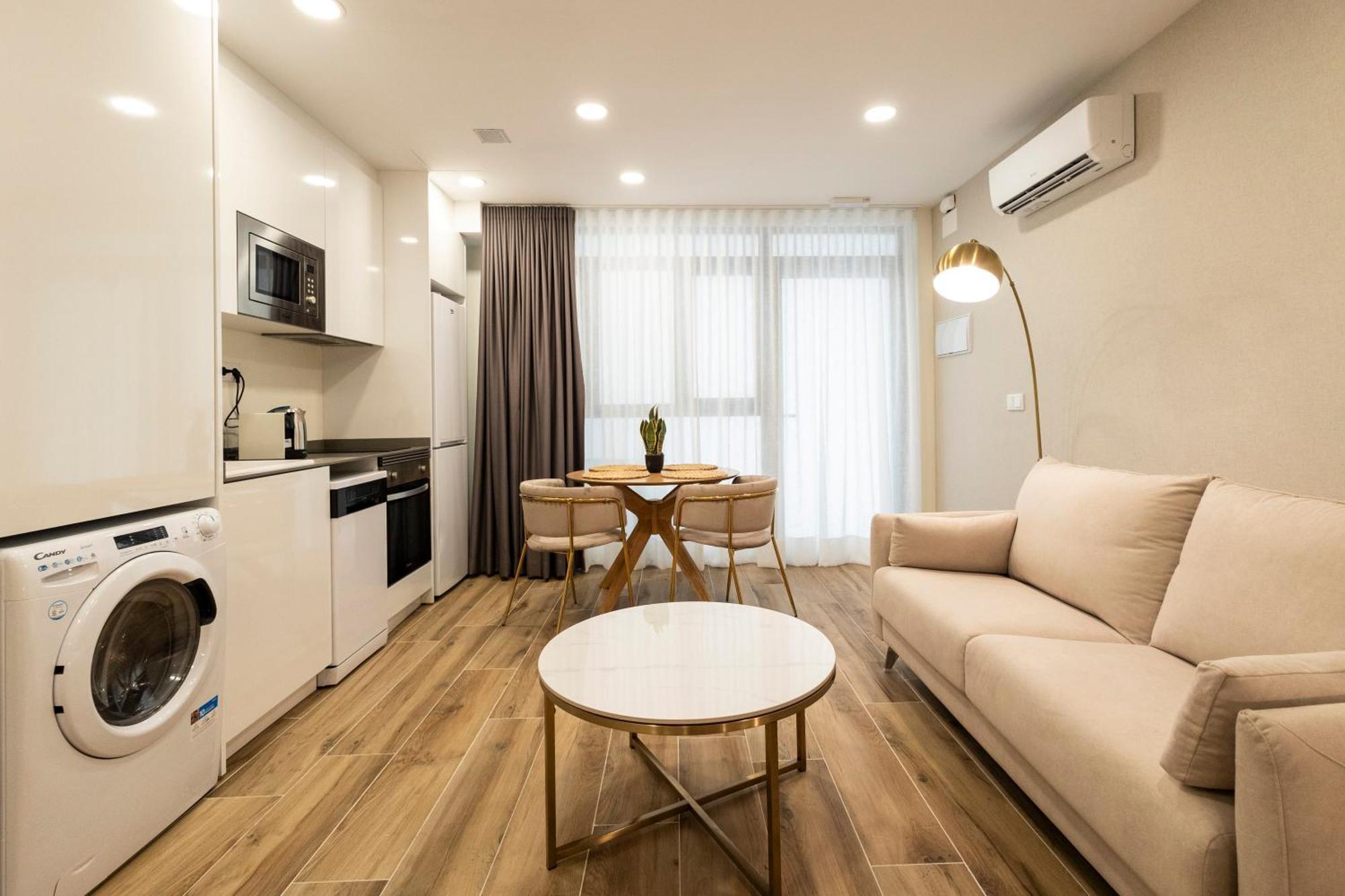 Cortes Suites By Concept Flats Валенсия Екстериор снимка