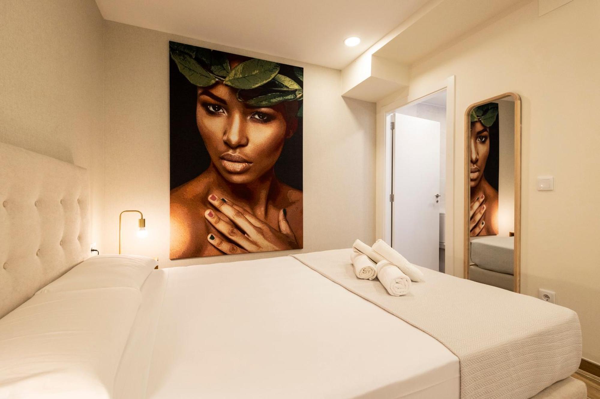 Cortes Suites By Concept Flats Валенсия Екстериор снимка