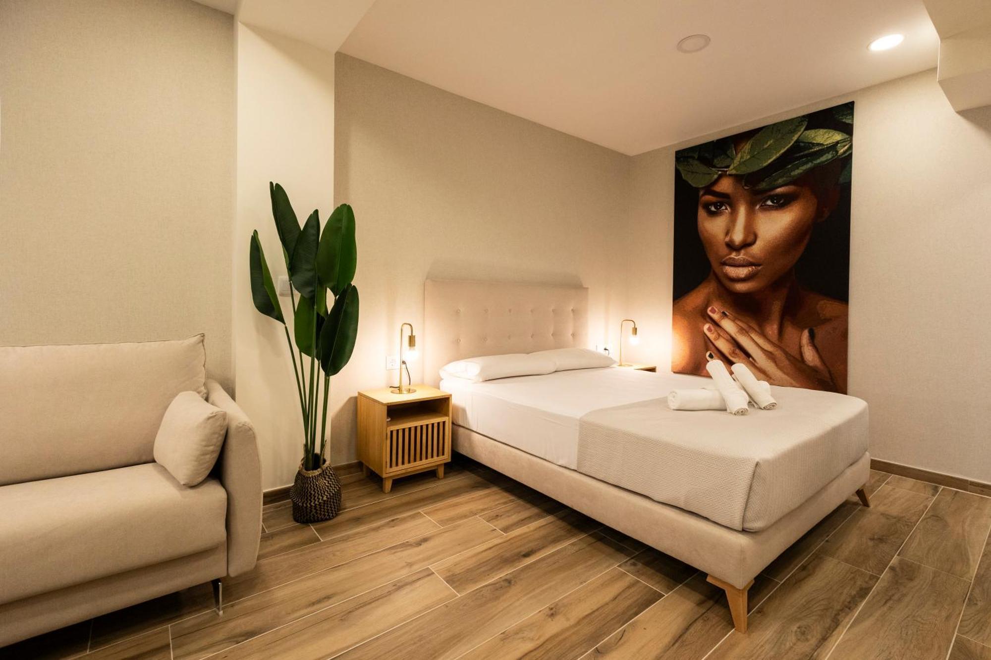 Cortes Suites By Concept Flats Валенсия Екстериор снимка