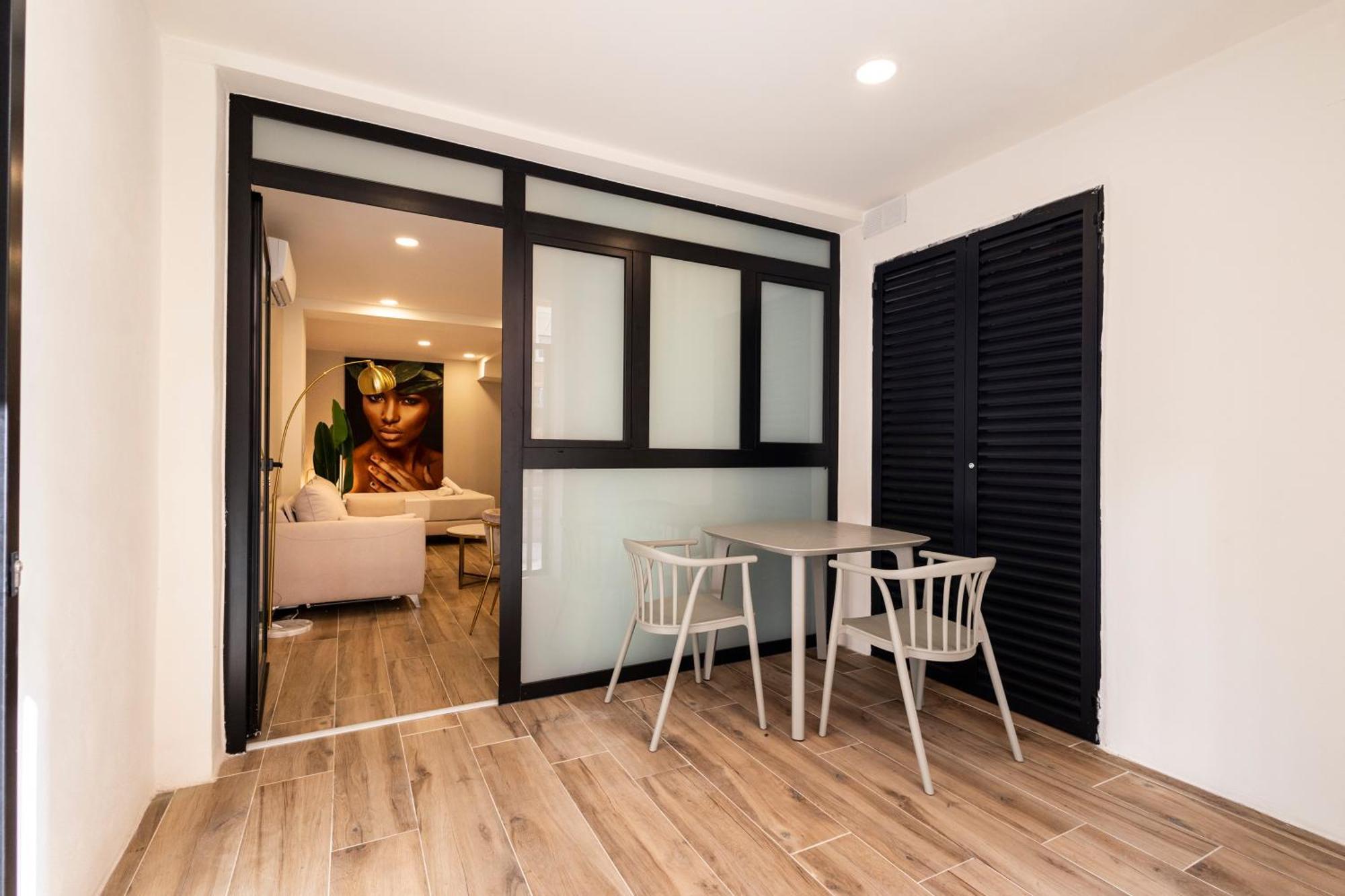 Cortes Suites By Concept Flats Валенсия Екстериор снимка