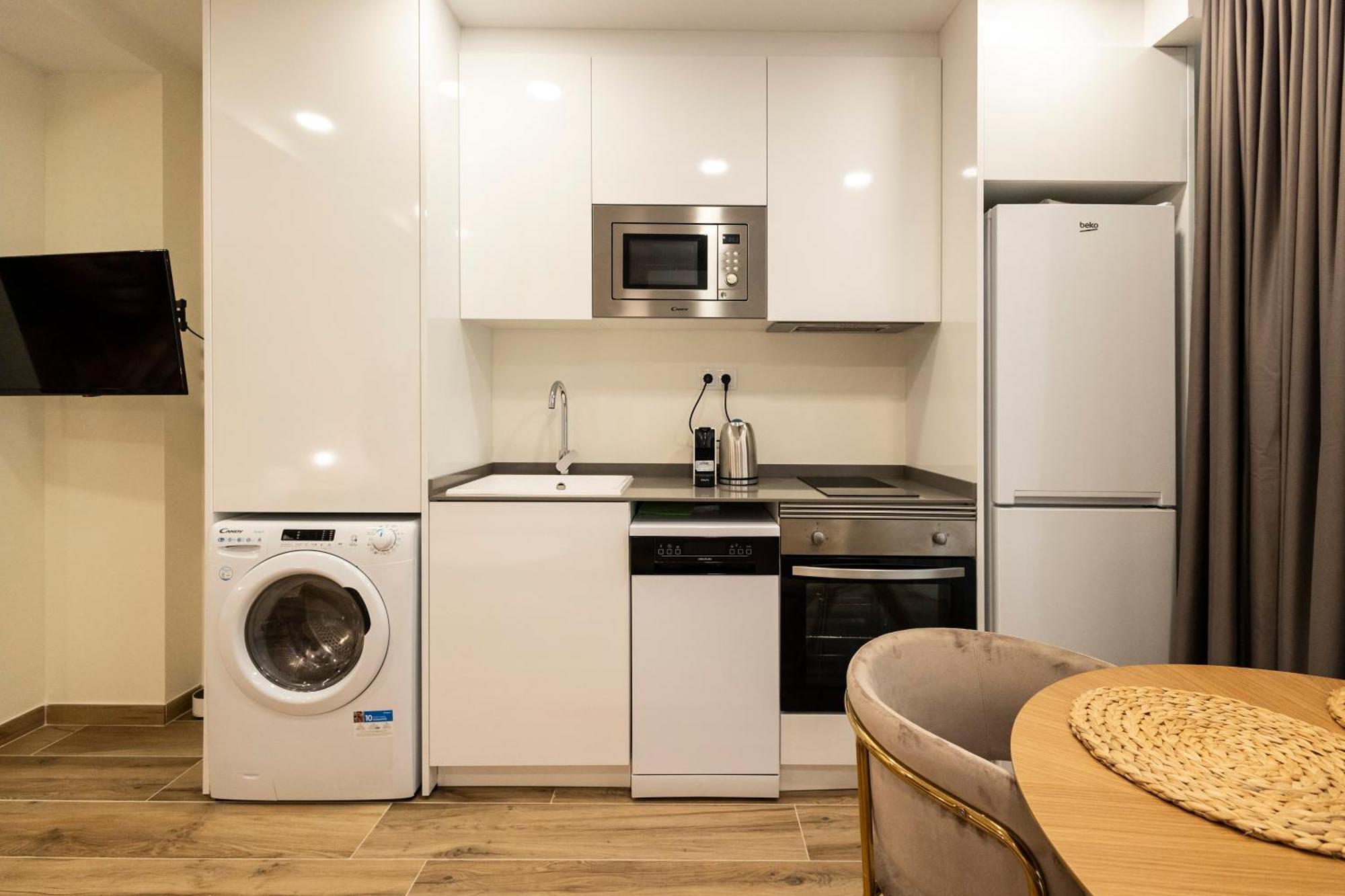 Cortes Suites By Concept Flats Валенсия Екстериор снимка