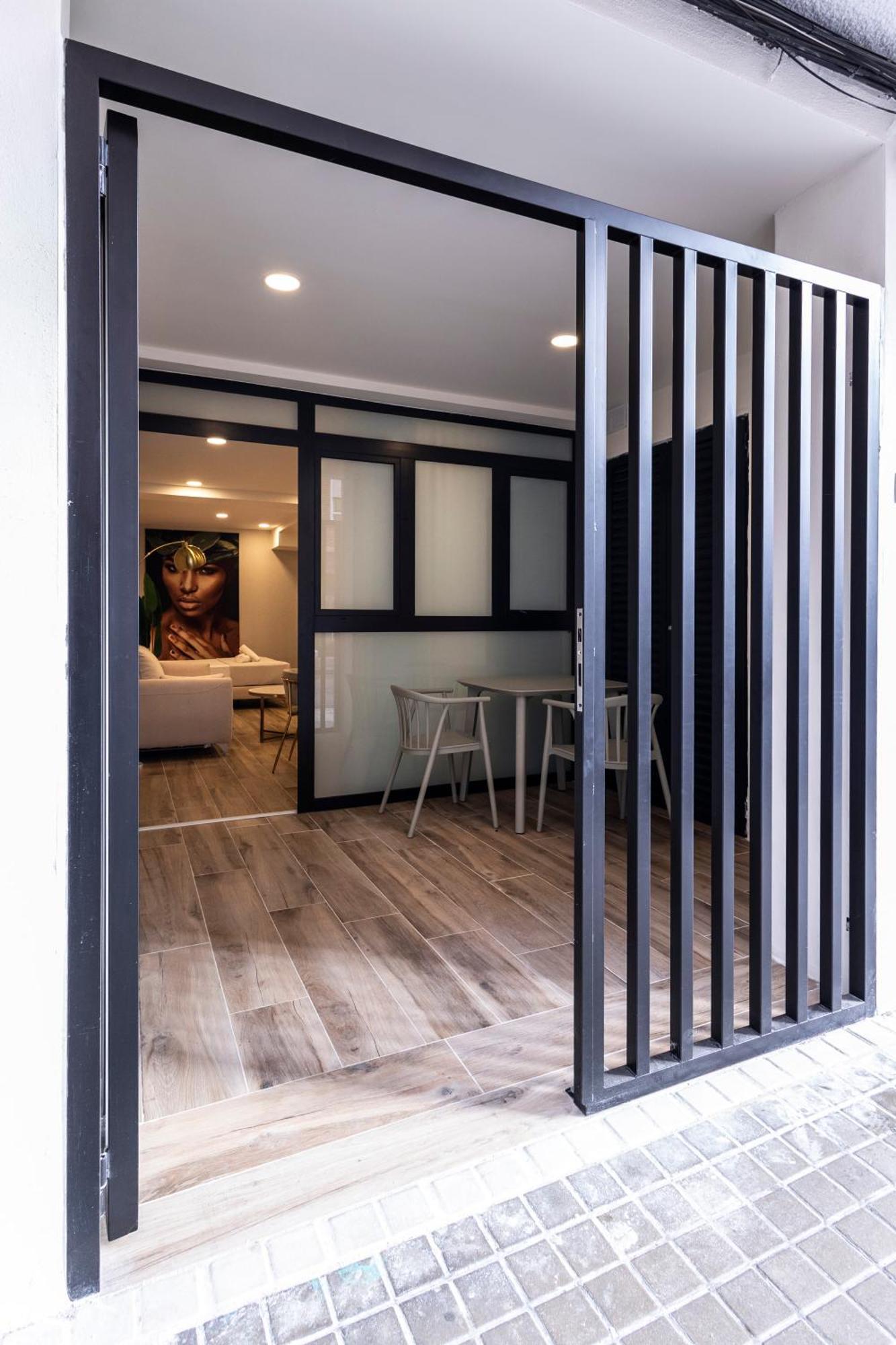 Cortes Suites By Concept Flats Валенсия Екстериор снимка