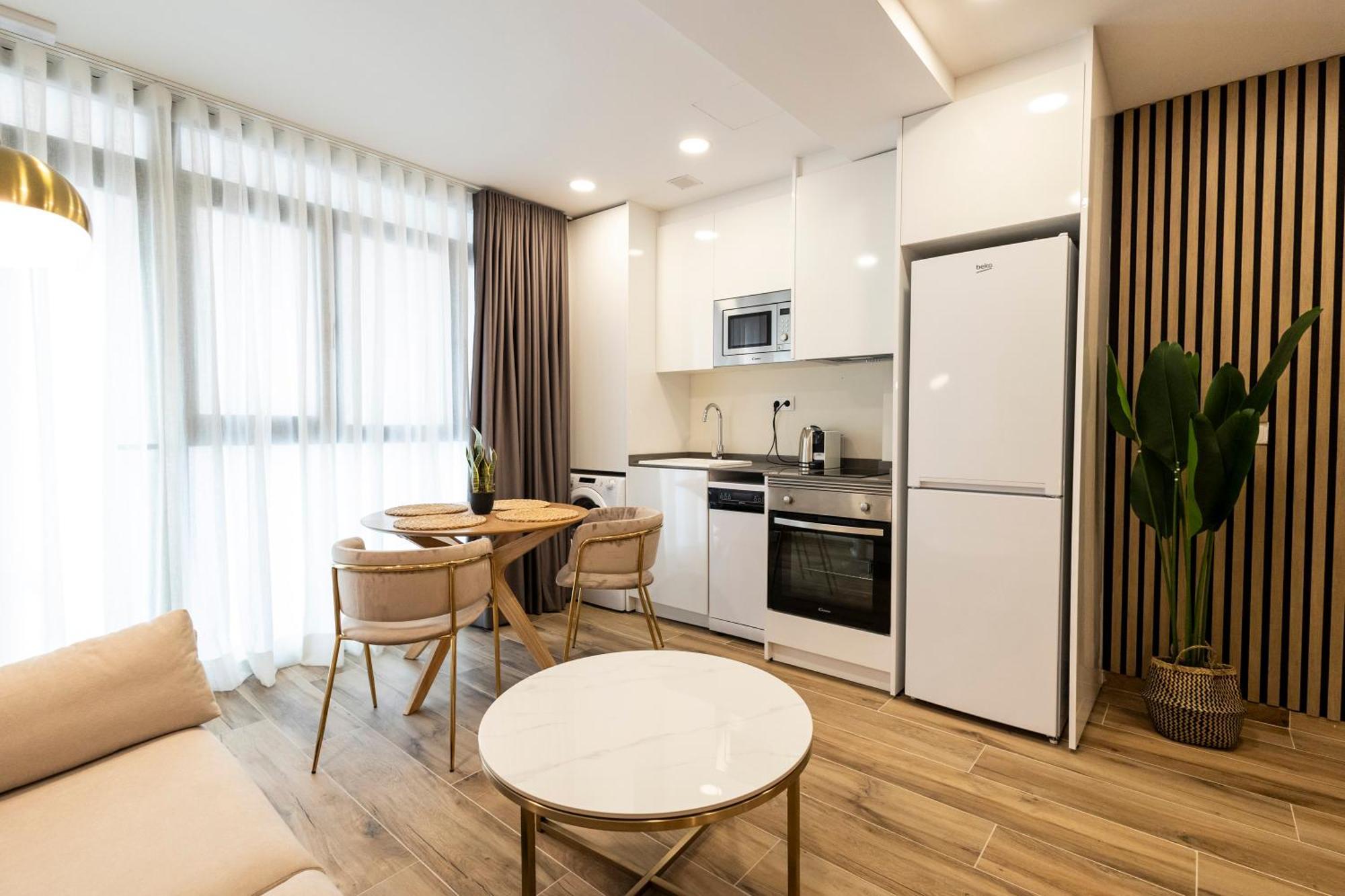 Cortes Suites By Concept Flats Валенсия Екстериор снимка