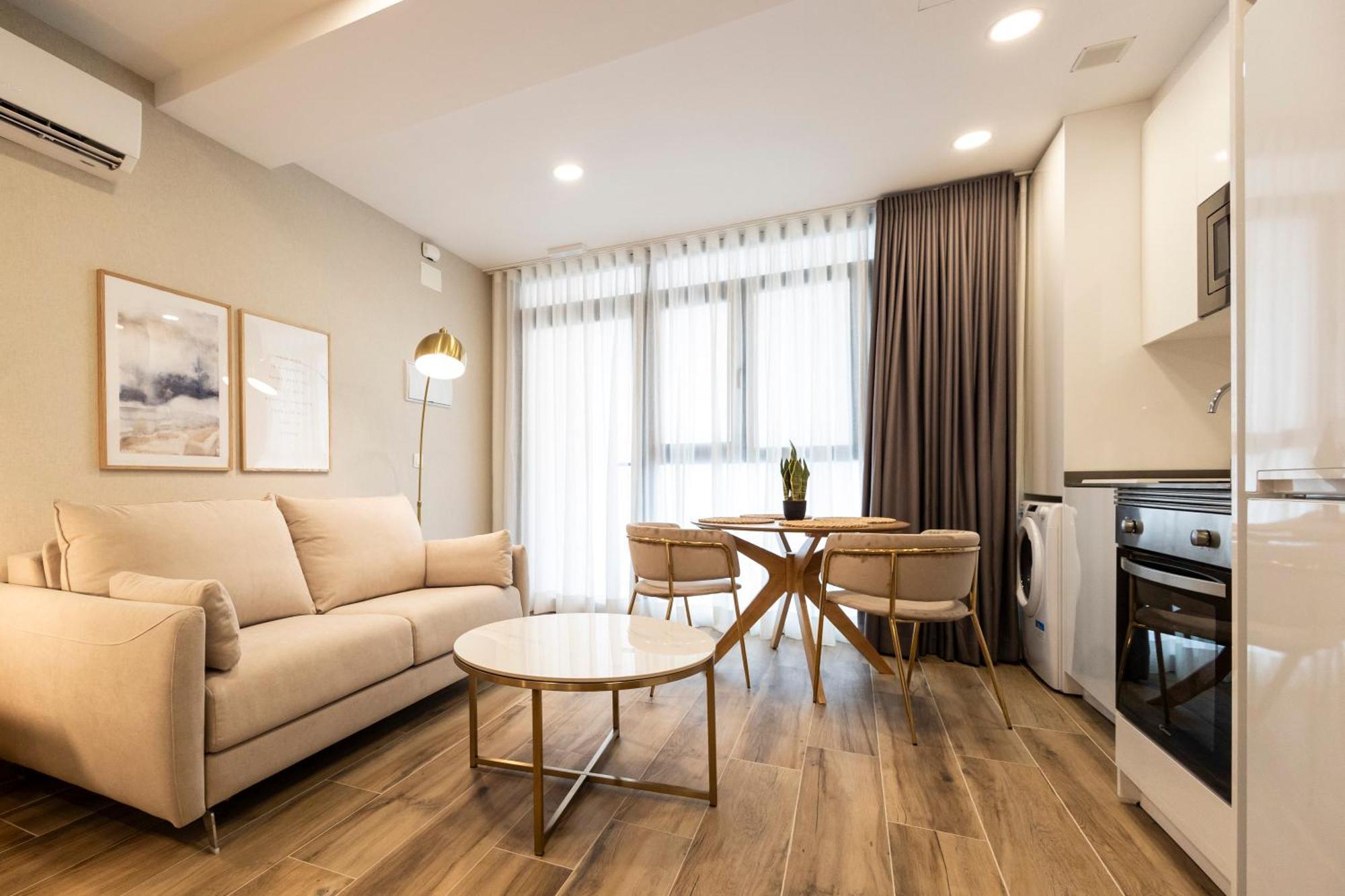 Cortes Suites By Concept Flats Валенсия Екстериор снимка