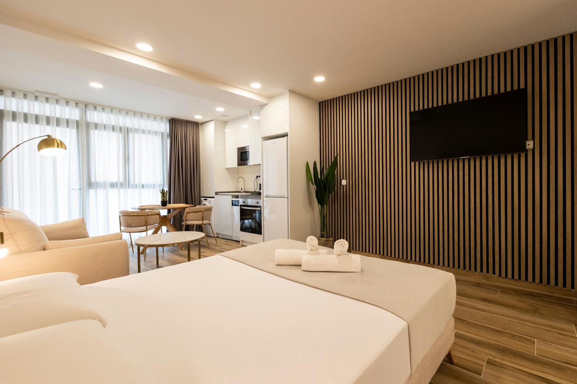Cortes Suites By Concept Flats Валенсия Екстериор снимка