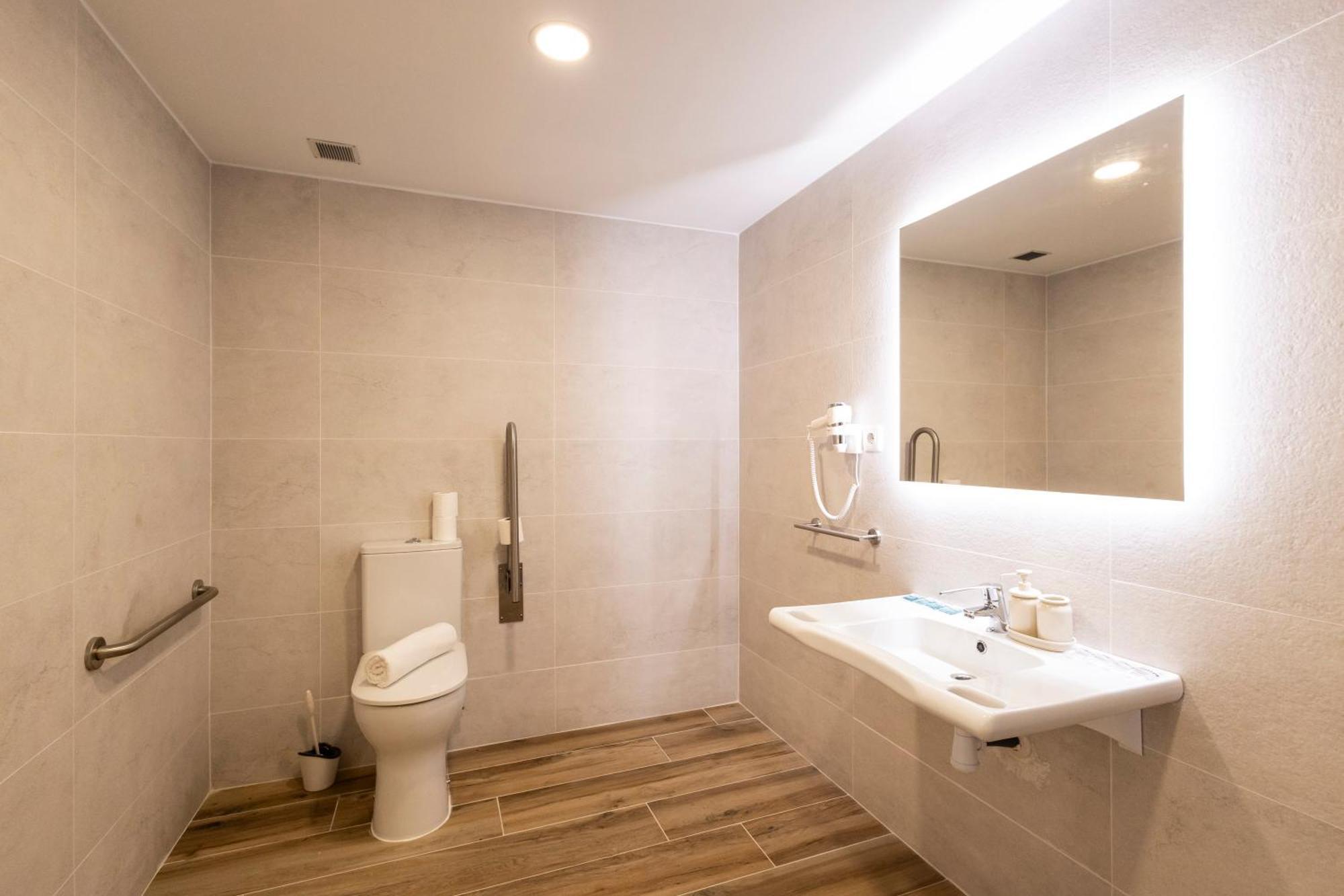 Cortes Suites By Concept Flats Валенсия Екстериор снимка