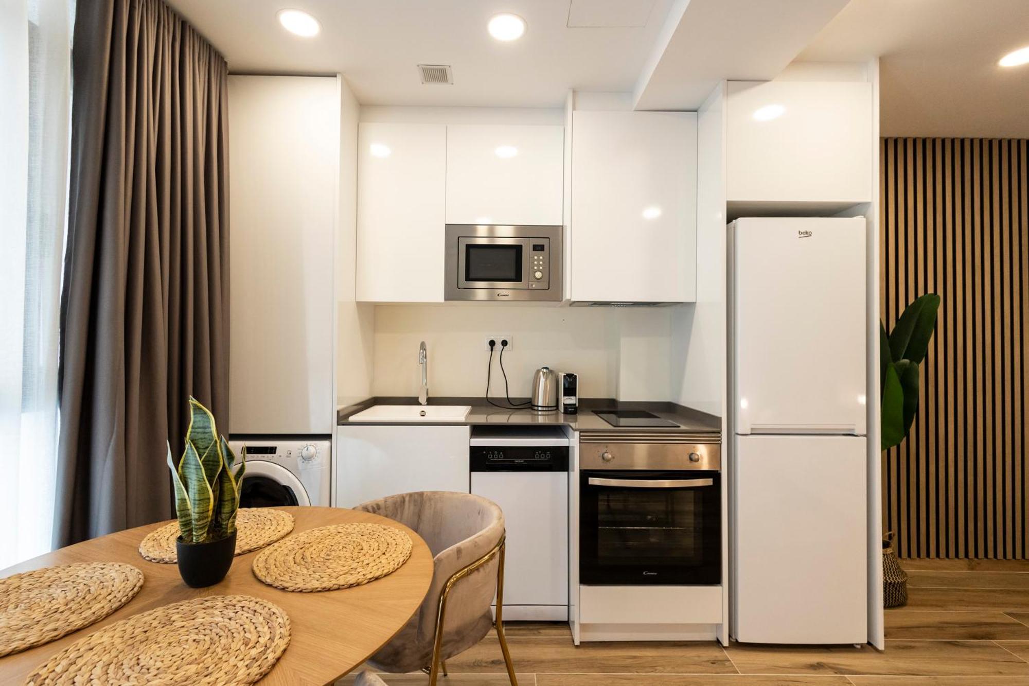 Cortes Suites By Concept Flats Валенсия Екстериор снимка